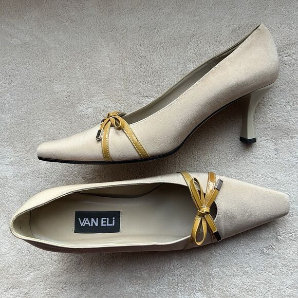 VanEli Wheat Taffeta With Gold Patent Leather Bow Heel Pump Women 7 M Classic - Picture 1 of 15
